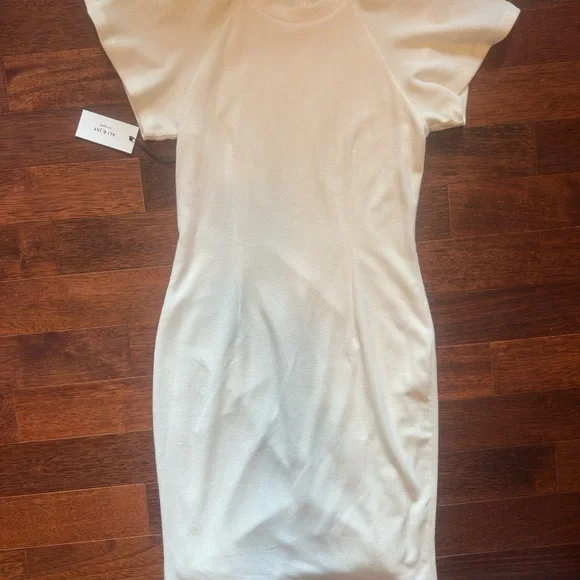 ALI & JAY White Beautiful Dress. Flowy Sleeves, Soft Textured Fabric. XL. NWT. - Picture 9 of 12